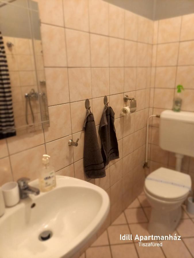Idill Apartmanhaz B&B Tiszafured Exterior photo