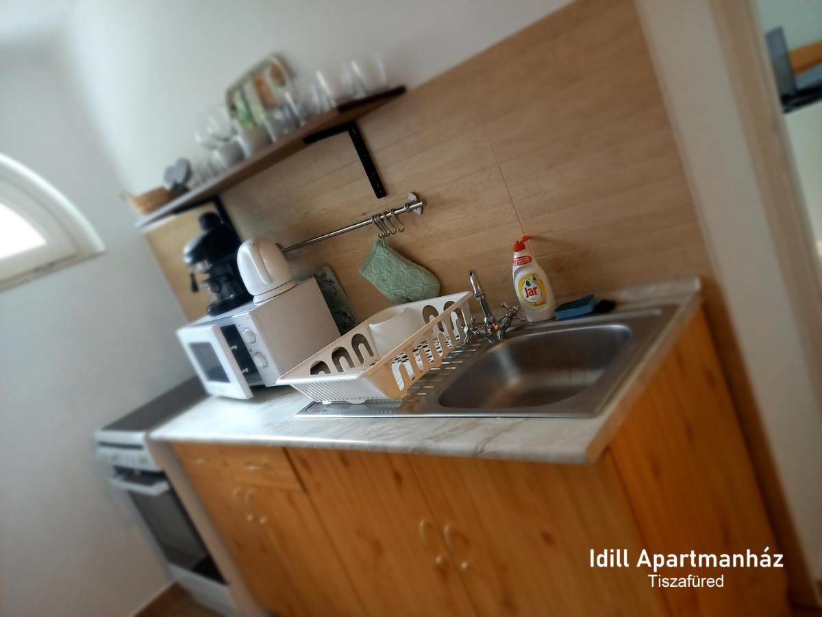Idill Apartmanhaz B&B Tiszafured Exterior photo